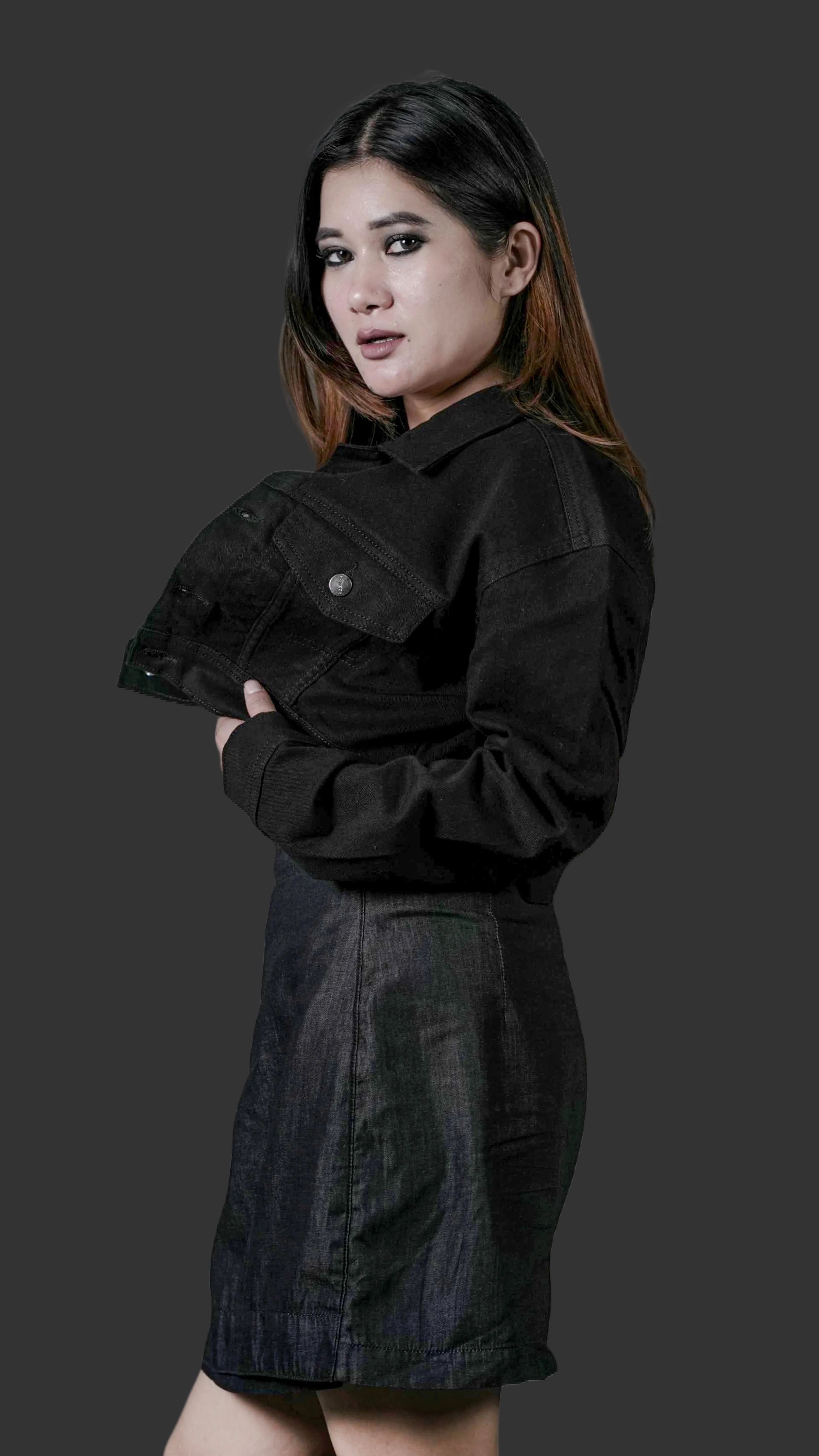 Women’s luxury black cropped trucker denim jacket – THE ELEMENTZ